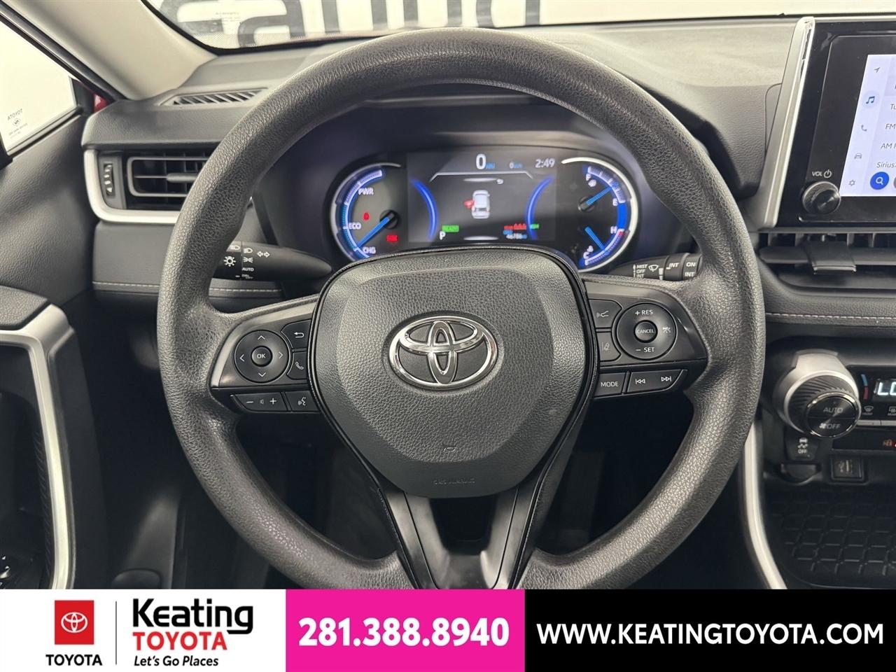 Toyota RAV4 Hybrid XLE 2025