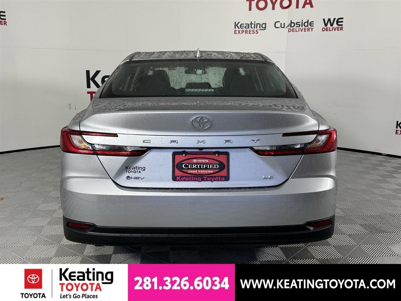 Toyota Camry Hybrid XLE 2025
