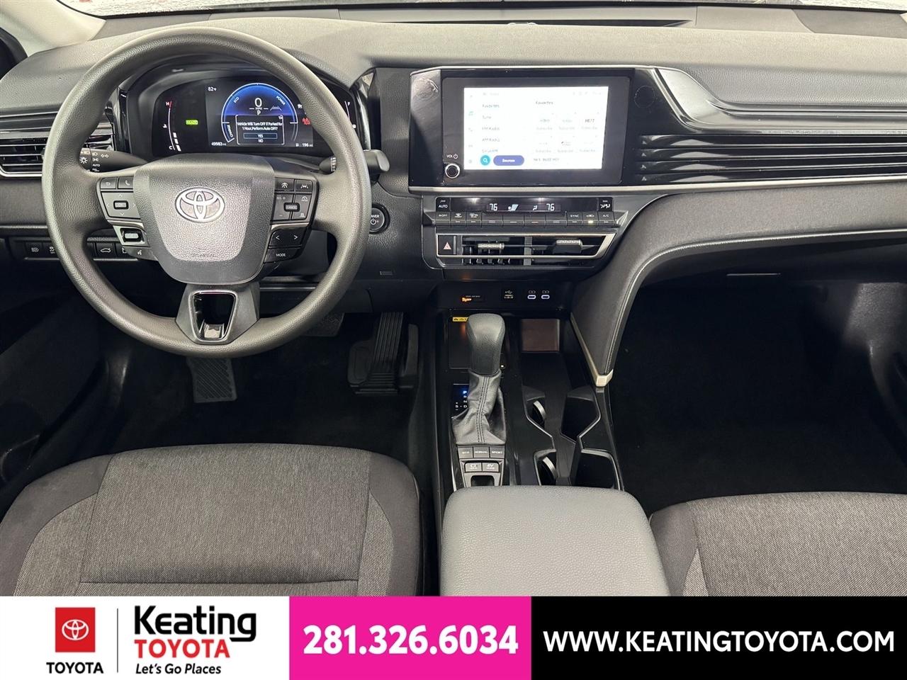 Toyota Camry Hybrid XLE 2025