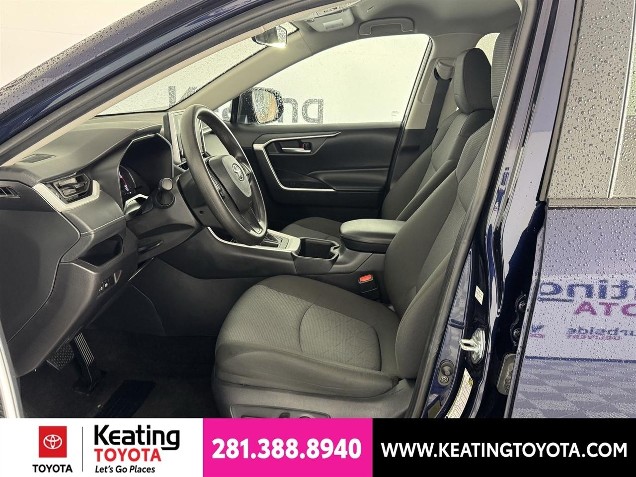 Toyota RAV4 XLE 2025