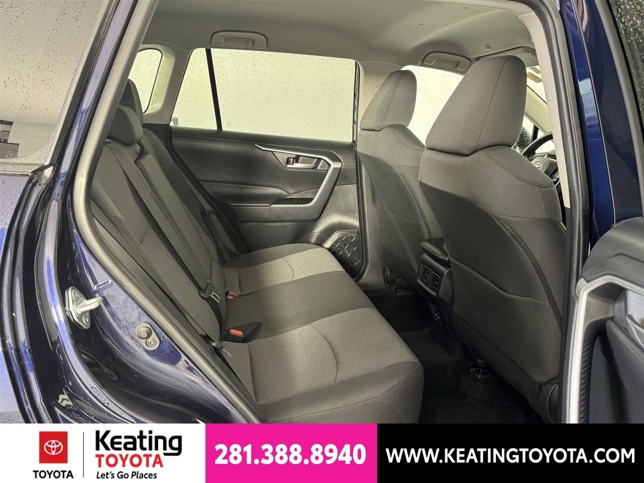 Toyota RAV4 XLE 2025