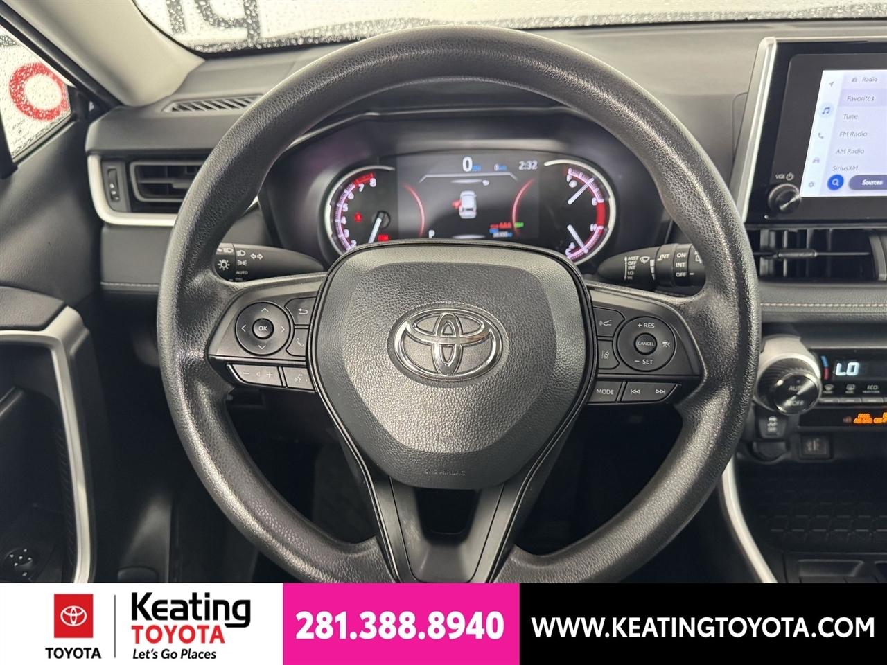 Toyota RAV4 XLE 2025