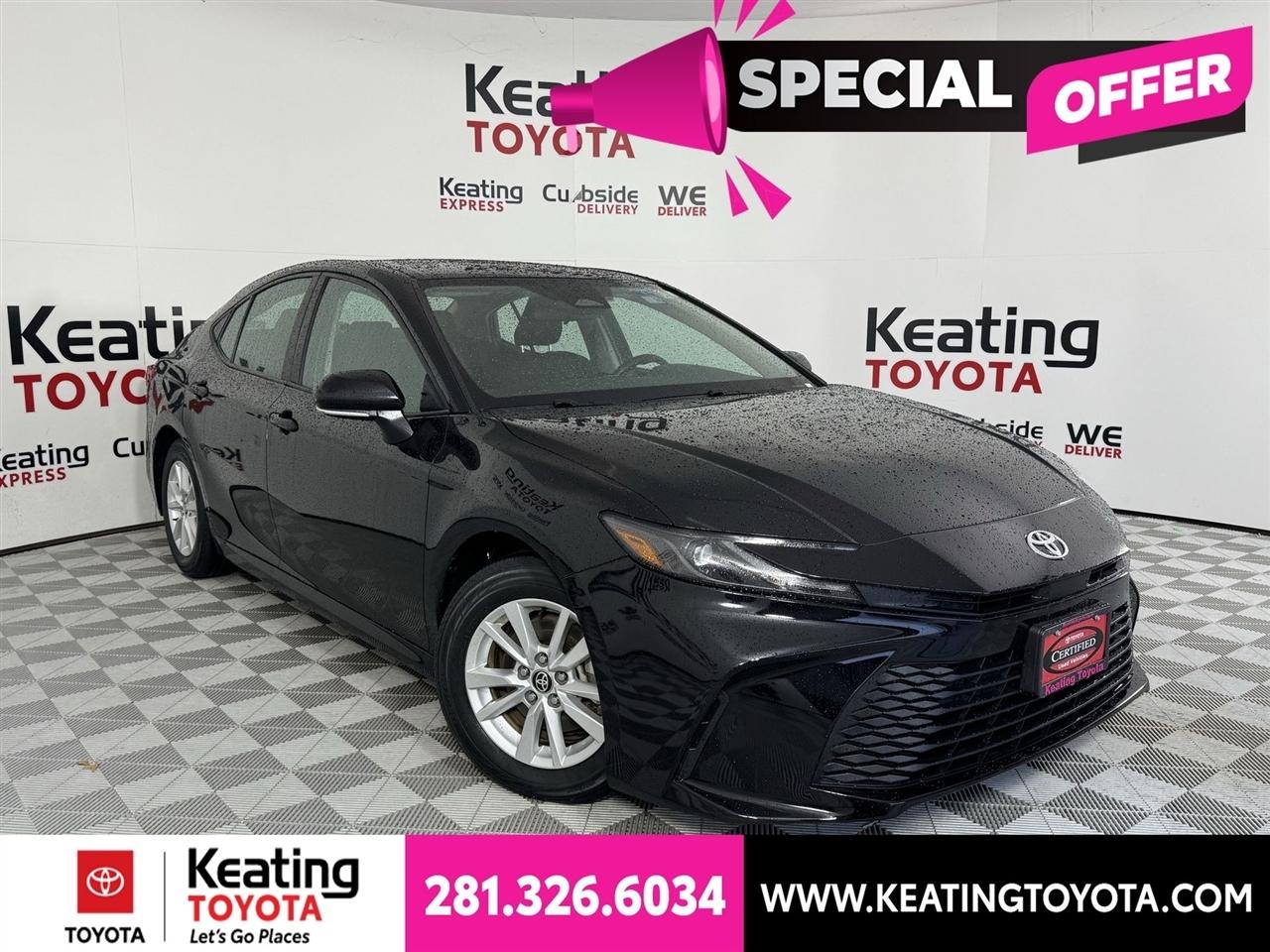 Toyota Camry Hybrid XLE 2025