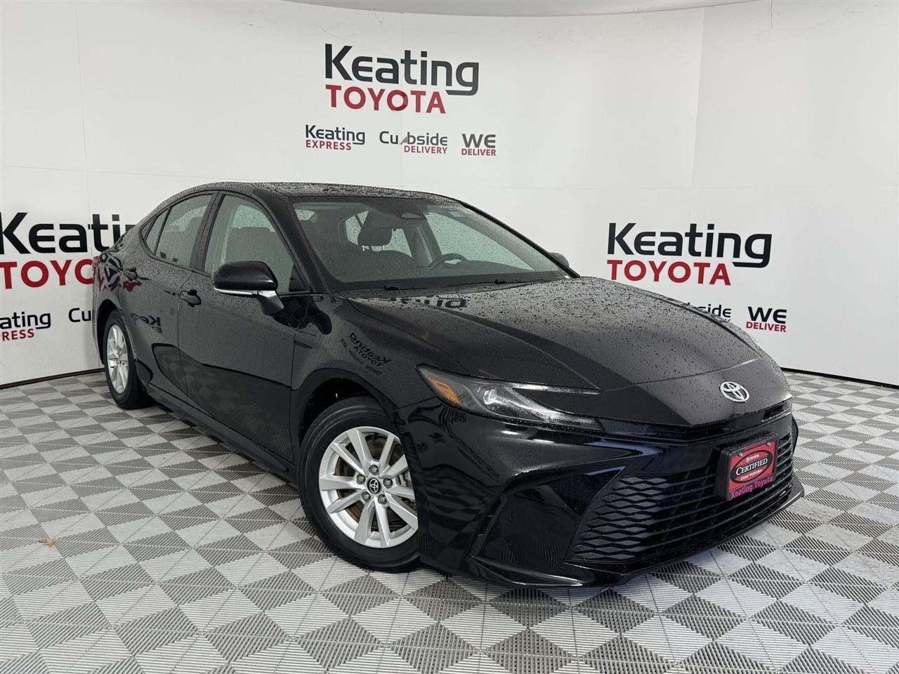 Toyota Camry Hybrid XLE 2025