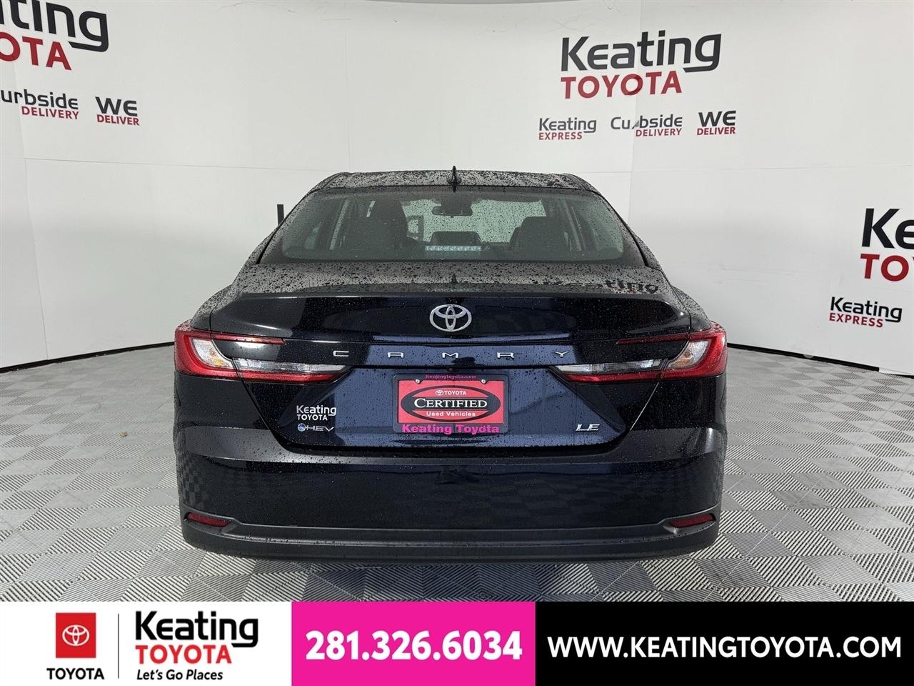 Toyota Camry Hybrid XLE 2025