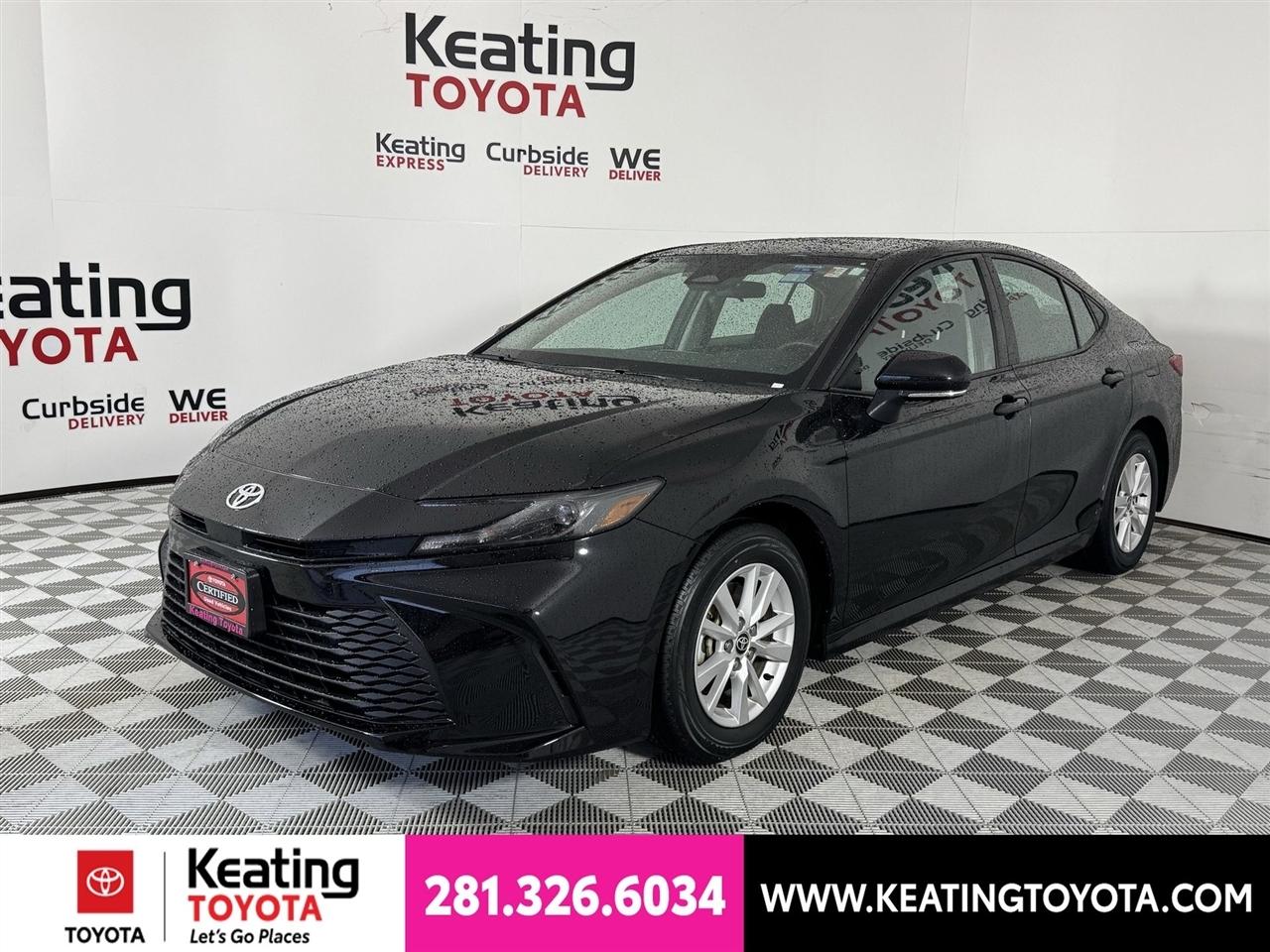 Toyota Camry Hybrid XLE 2025
