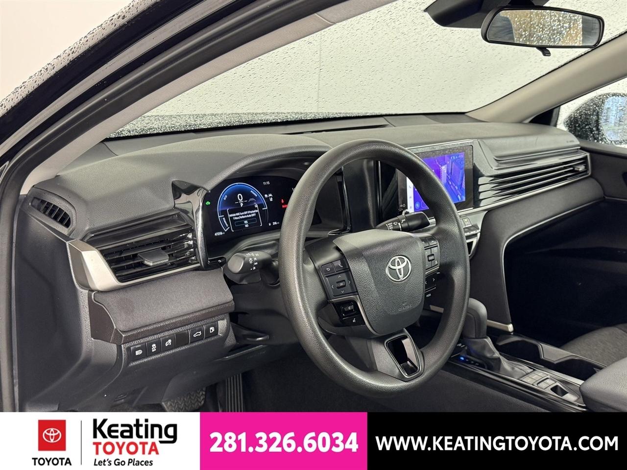 Toyota Camry Hybrid XLE 2025