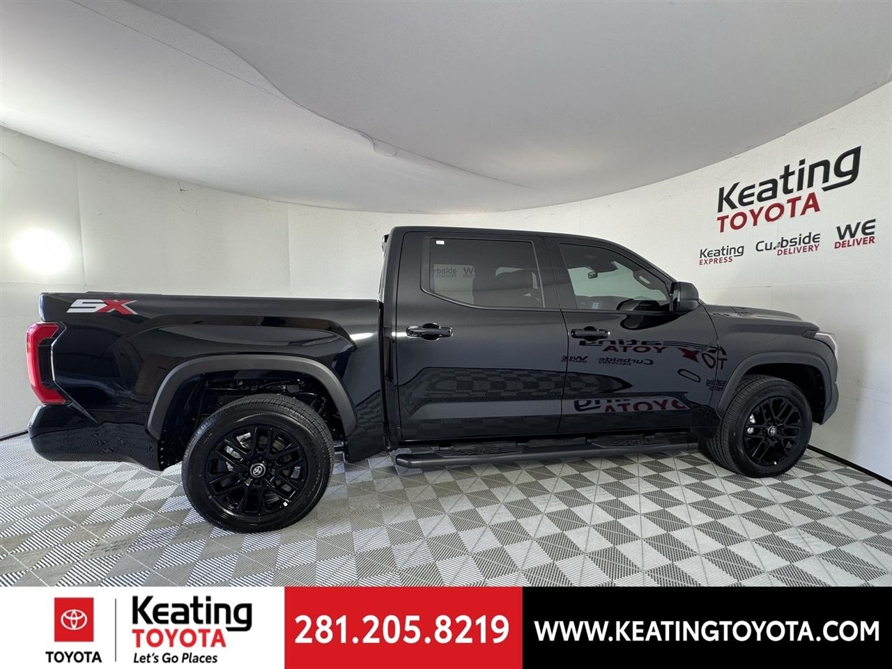 Toyota Tundra SR5 CrewMax 4WD 2026