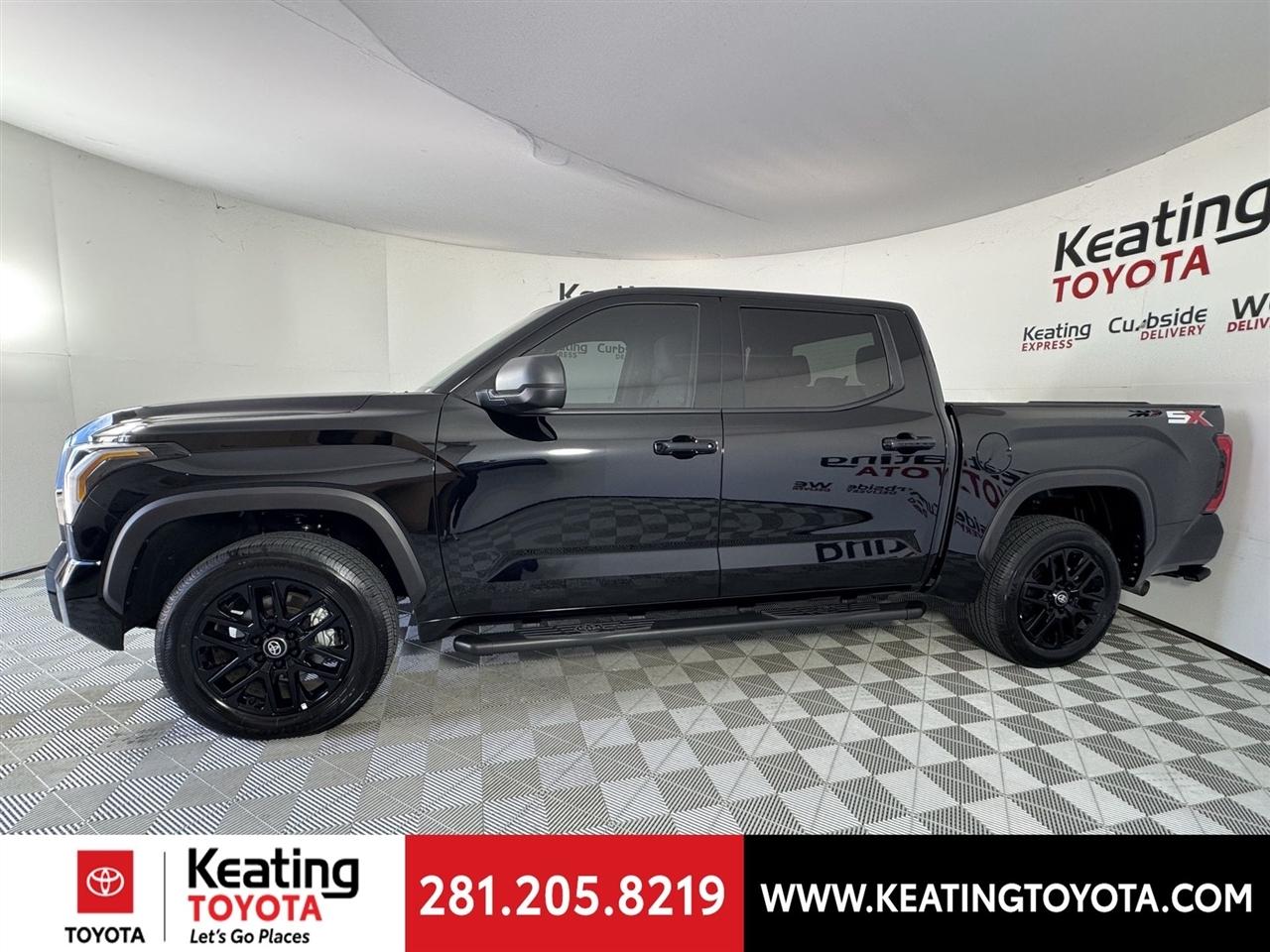 Toyota Tundra SR5 CrewMax 4WD 2026