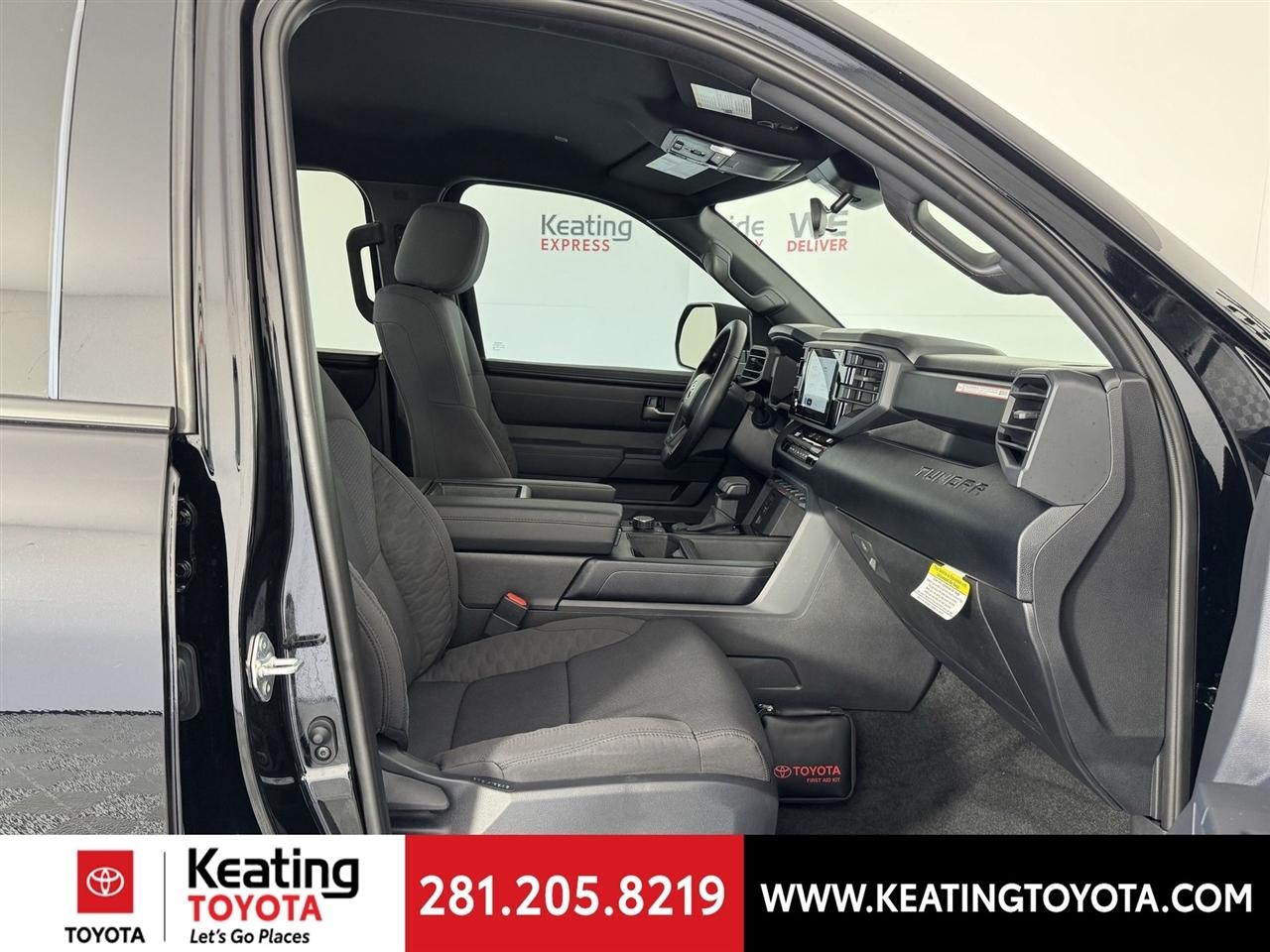 Toyota Tundra SR5 CrewMax 4WD 2026