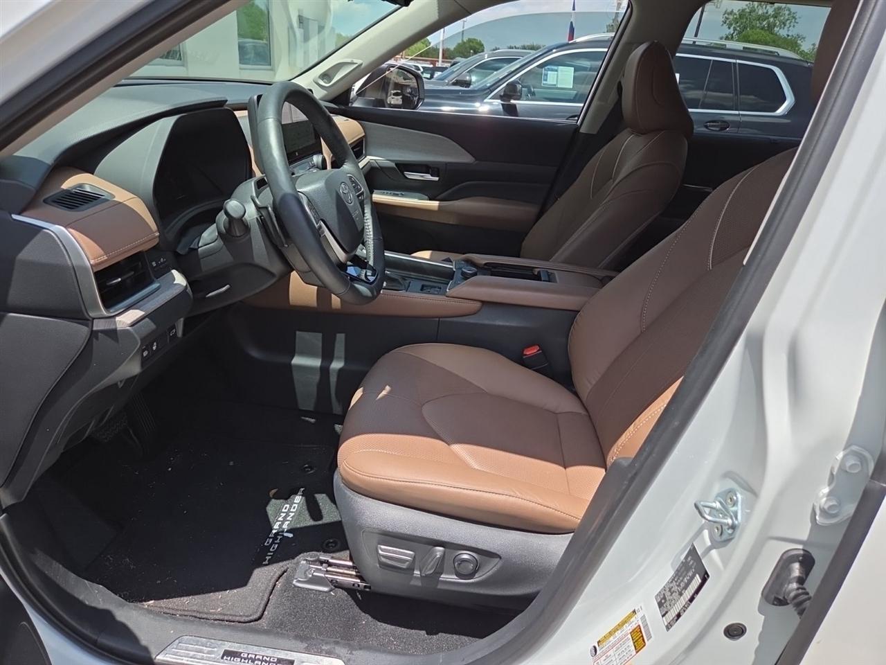 Toyota Grand Highlander XLE AWD 2025