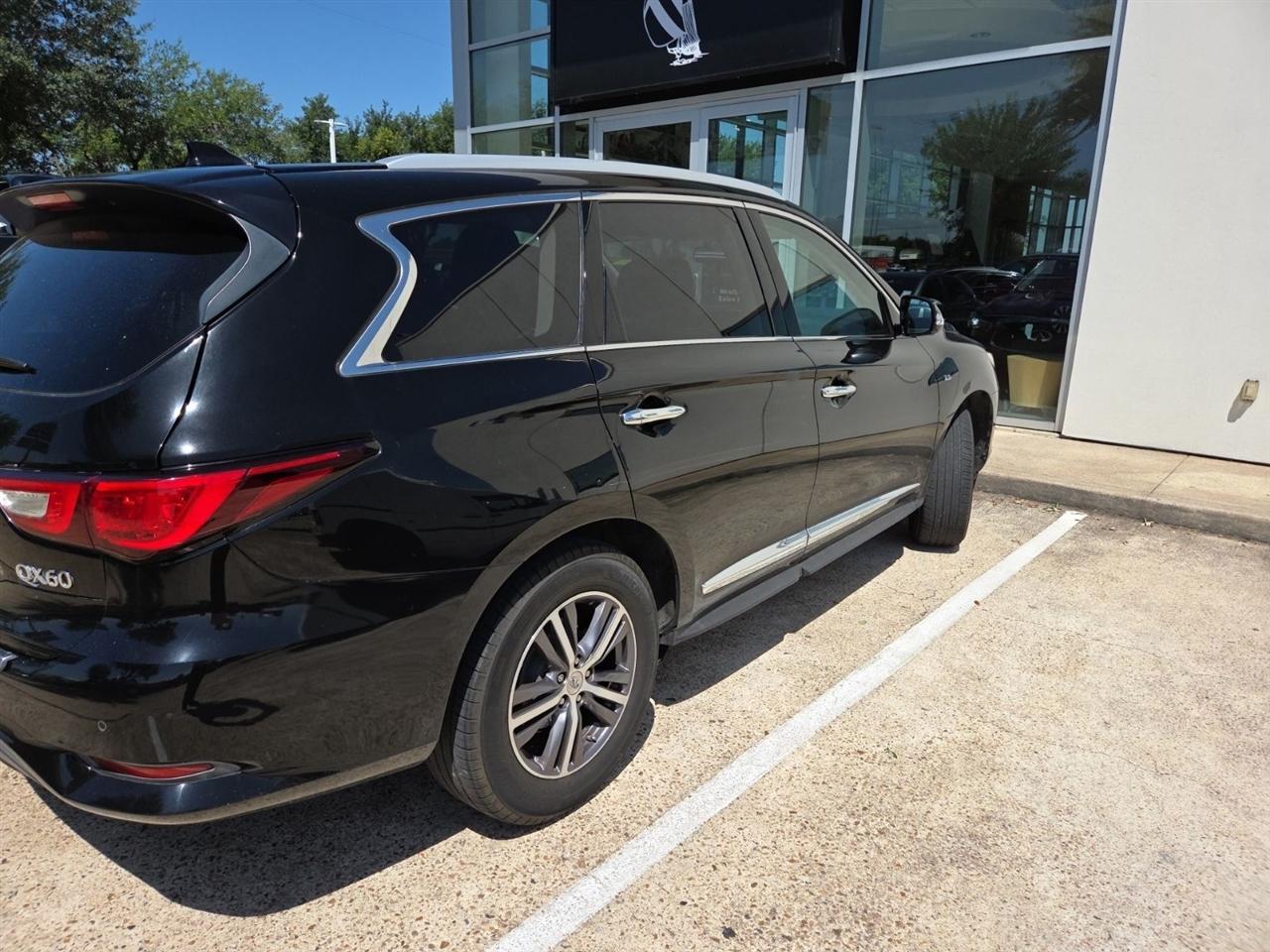 Infiniti QX60 Base FWD 2017