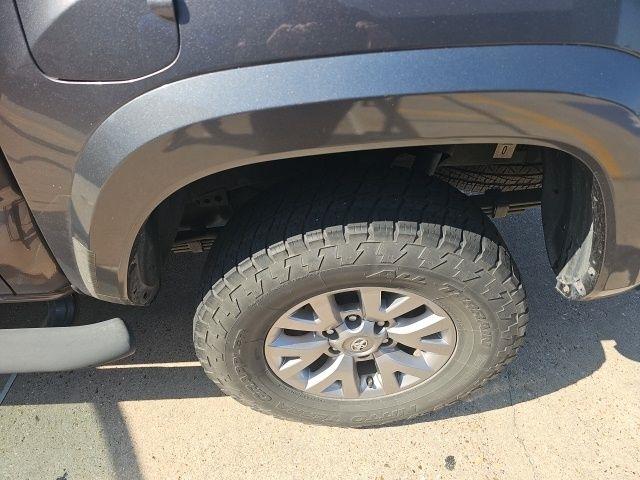 Toyota Tacoma SR5 Double Cab Long Bed V6 6AT 2WD 2017
