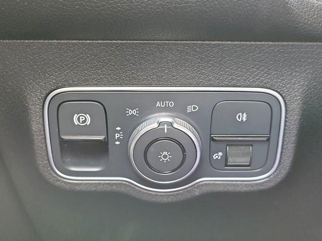Mercedes-Benz GLB-Class GLB 250 2023