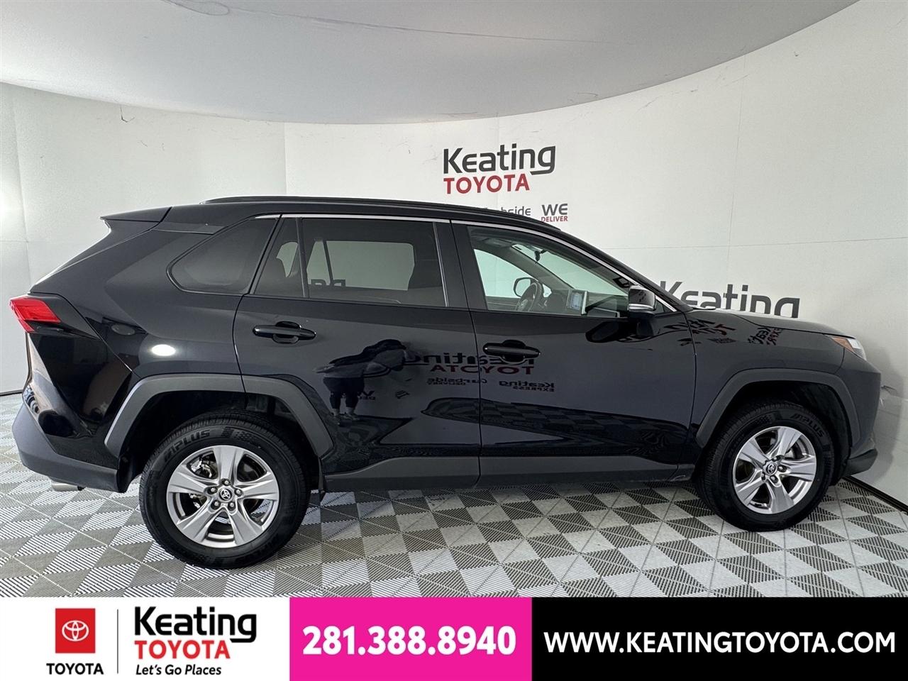 Toyota RAV4 XLE 2025