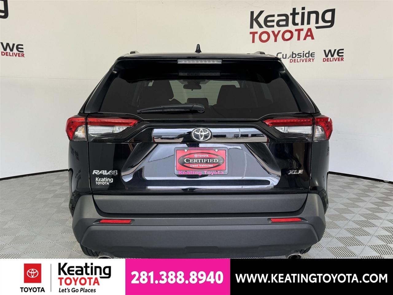 Toyota RAV4 XLE 2025