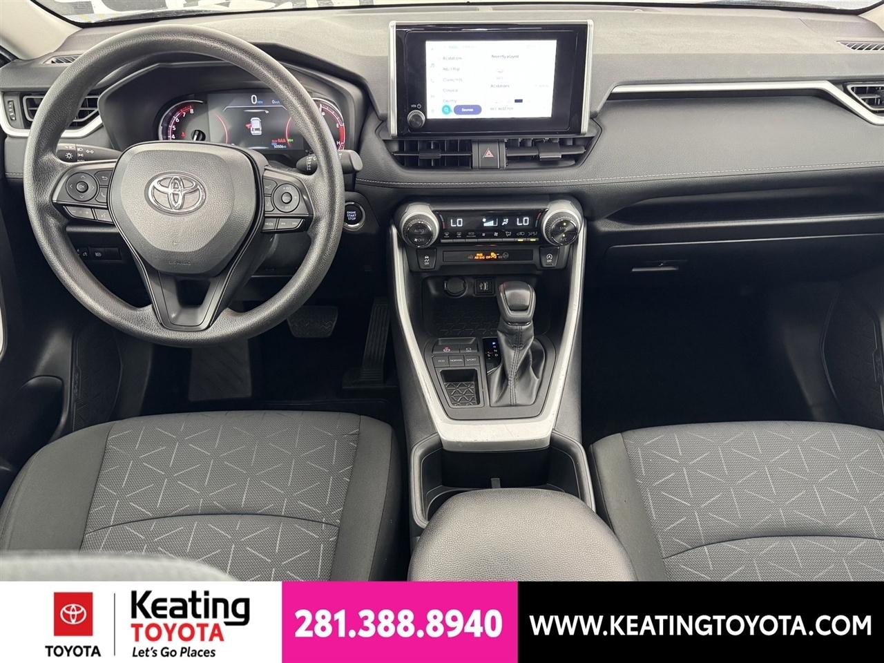 Toyota RAV4 XLE 2025