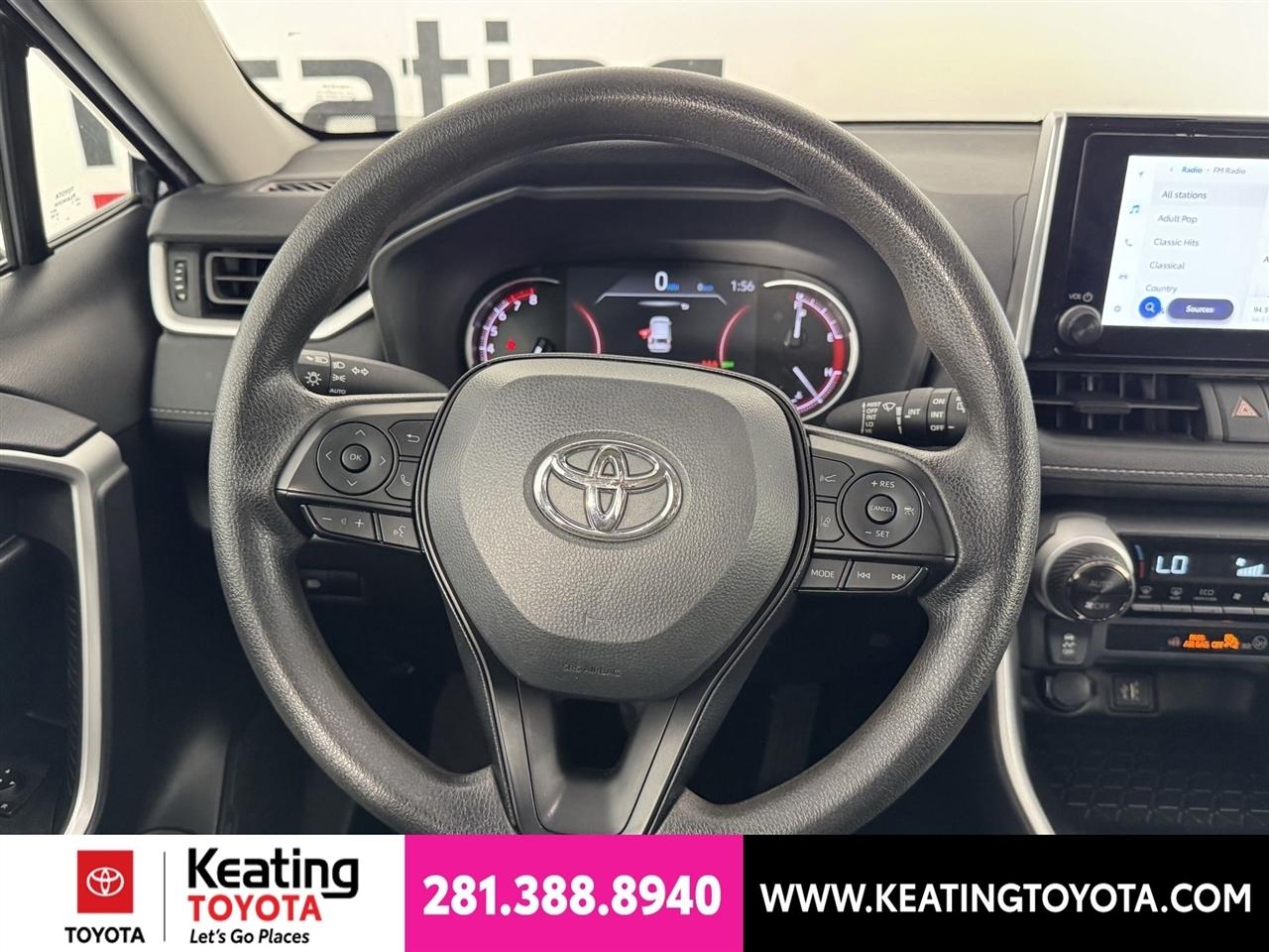 Toyota RAV4 XLE 2025