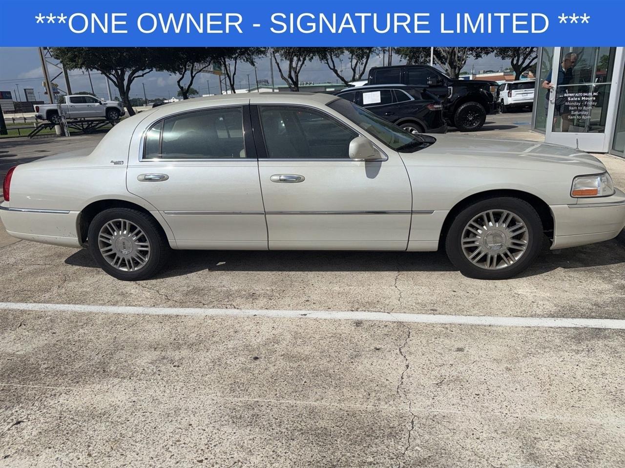 Lincoln Town Car Signature Limited 2006