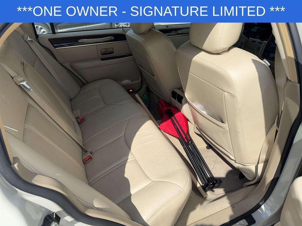 Lincoln Town Car Signature Limited 2006