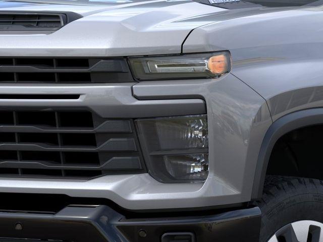 Chevrolet Silverado 2500HD Custom Crew Cab Long Box 4WD 2026