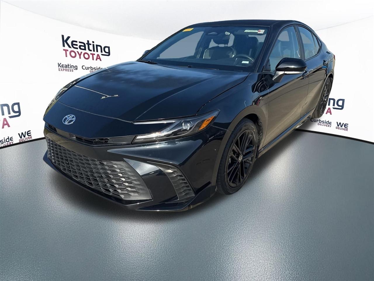 Toyota Camry Hybrid XLE 2025