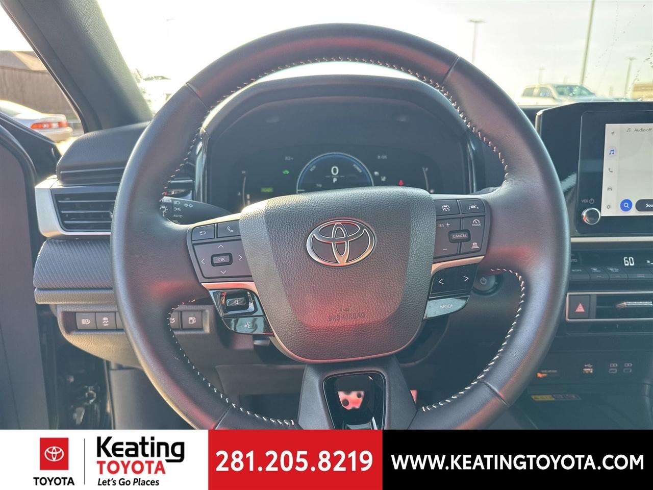 Toyota Camry Hybrid XLE 2025