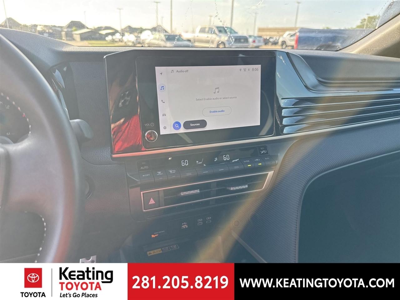 Toyota Camry Hybrid XLE 2025