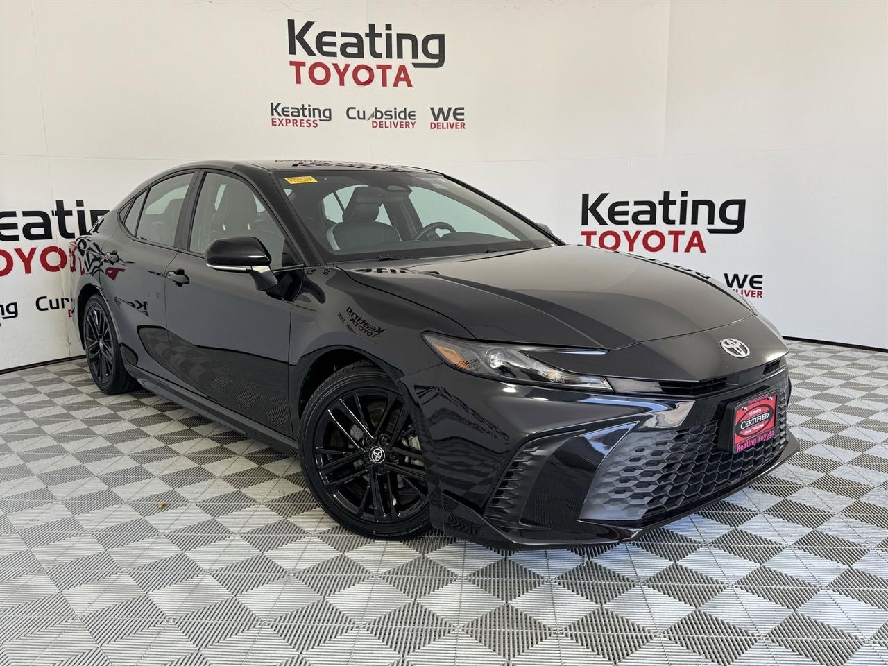 Toyota Camry Hybrid XLE 2025