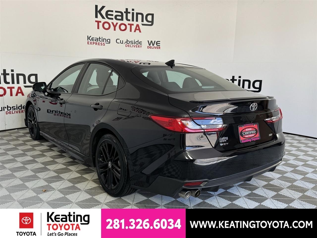 Toyota Camry Hybrid XLE 2025