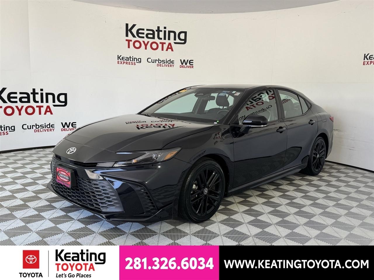 Toyota Camry Hybrid XLE 2025