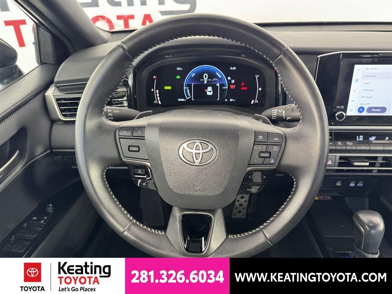 Toyota Camry Hybrid XLE 2025