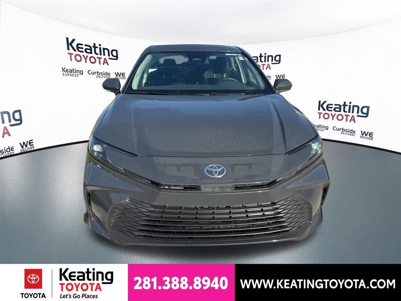 Toyota Camry Hybrid XLE 2026