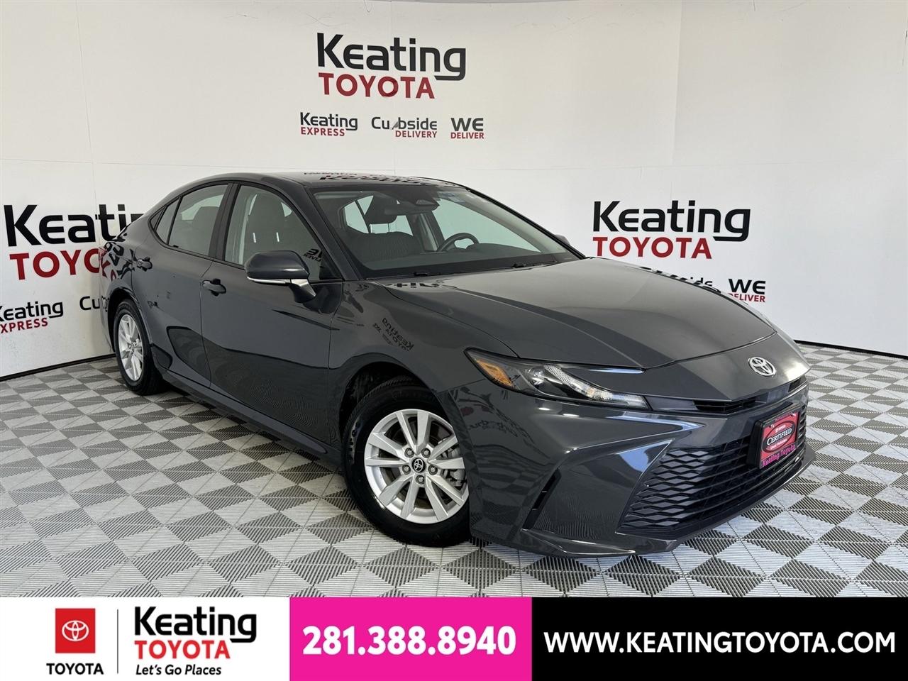 Toyota Camry Hybrid XLE 2026