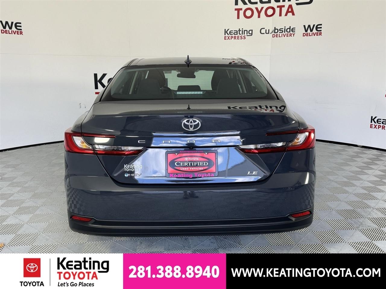 Toyota Camry Hybrid XLE 2026