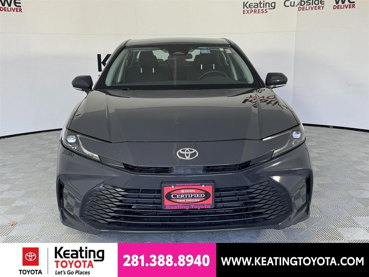 Toyota Camry Hybrid XLE 2026