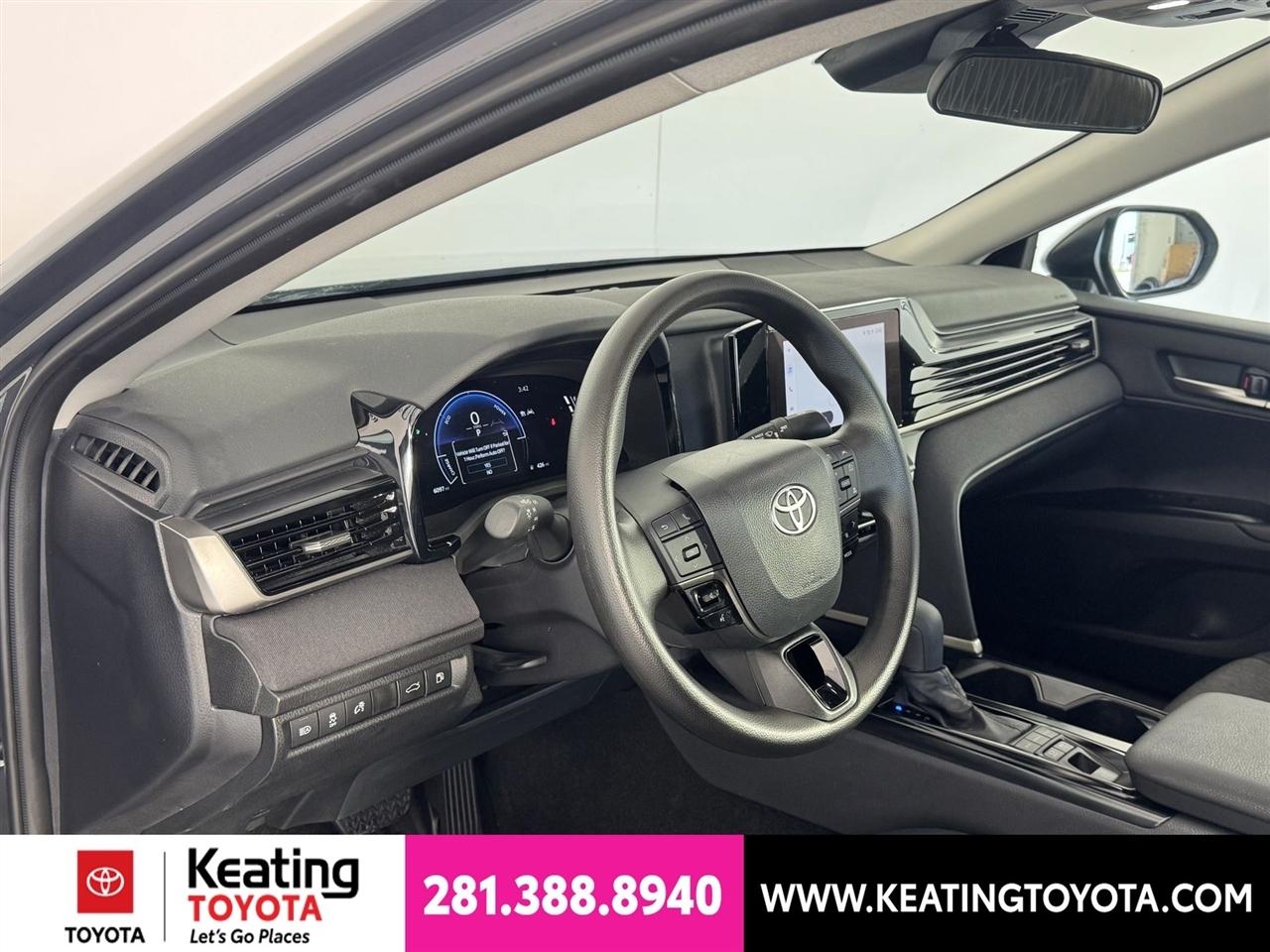 Toyota Camry Hybrid XLE 2026