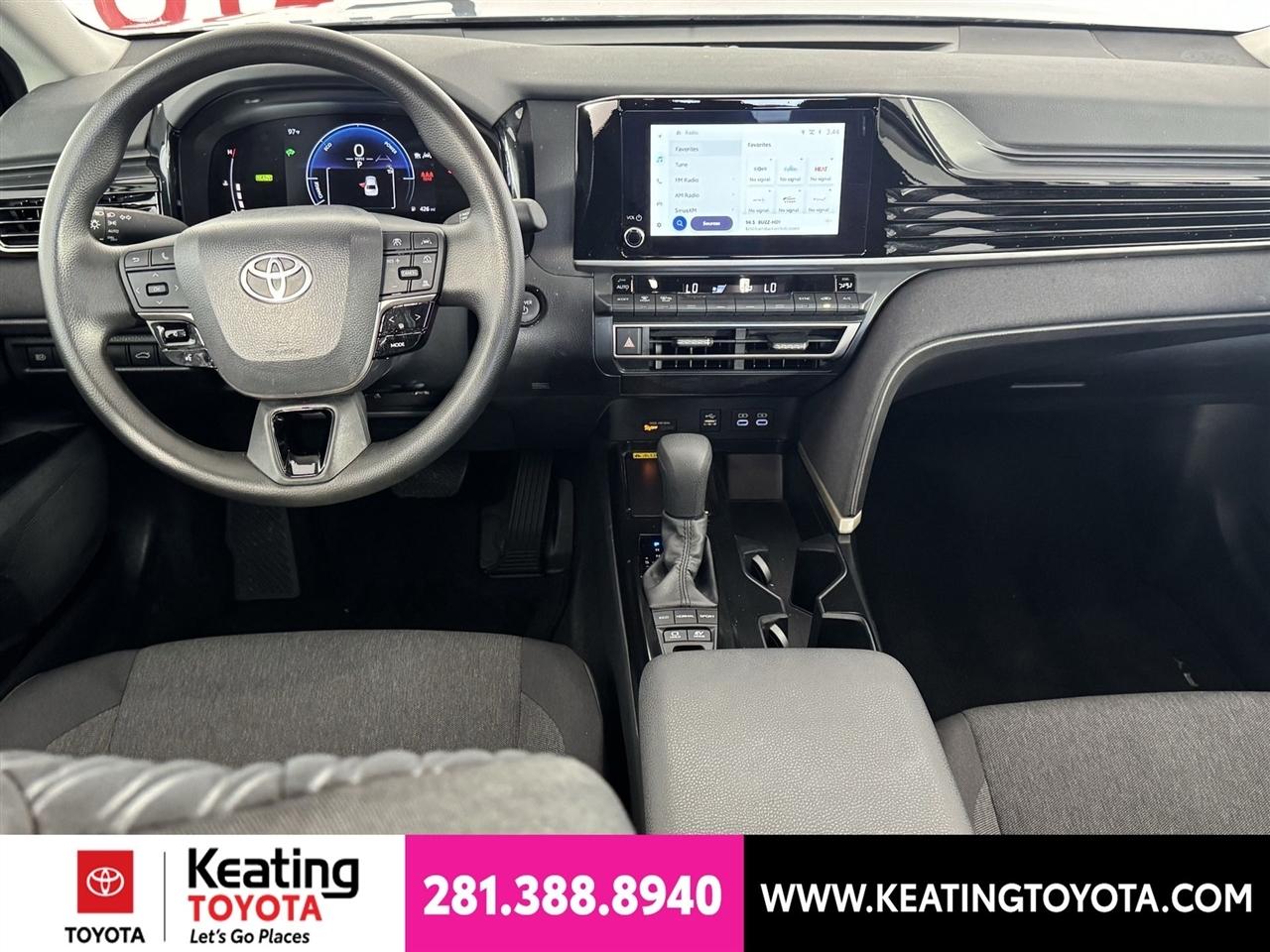 Toyota Camry Hybrid XLE 2026