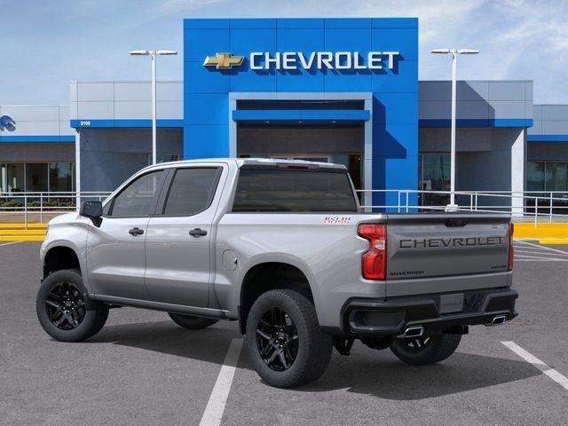 Chevrolet Silverado 1500 Trail Boss Custom Crew Cab 4WD 2026