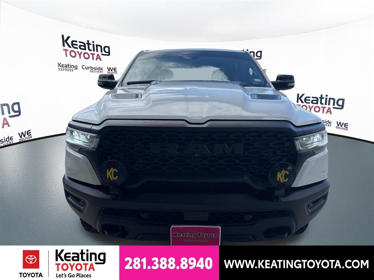 RAM 1500 Rebel Crew Cab SB 4WD 2025