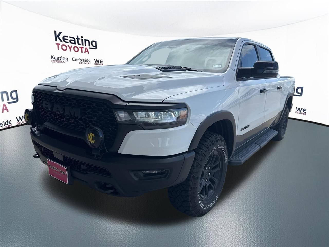 RAM 1500 Rebel Crew Cab SB 4WD 2025