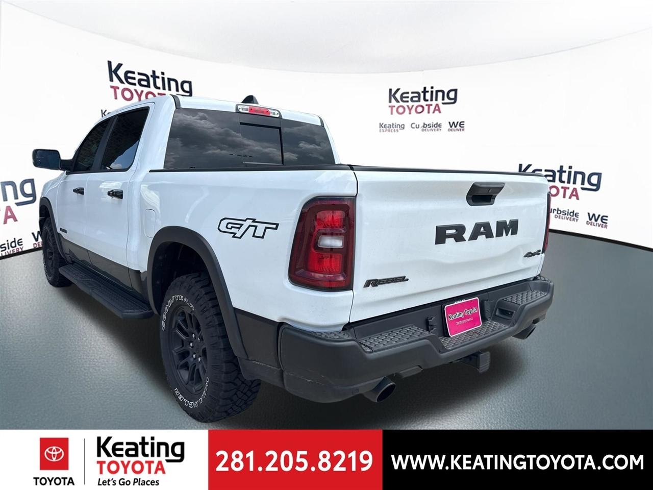 RAM 1500 Rebel Crew Cab SB 4WD 2025