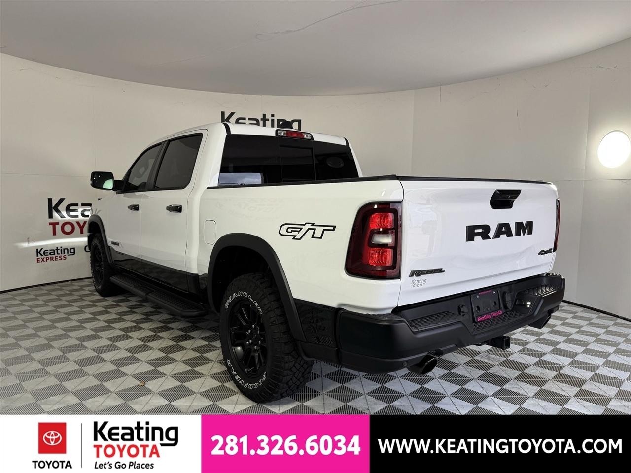RAM 1500 Rebel Crew Cab SB 4WD 2025