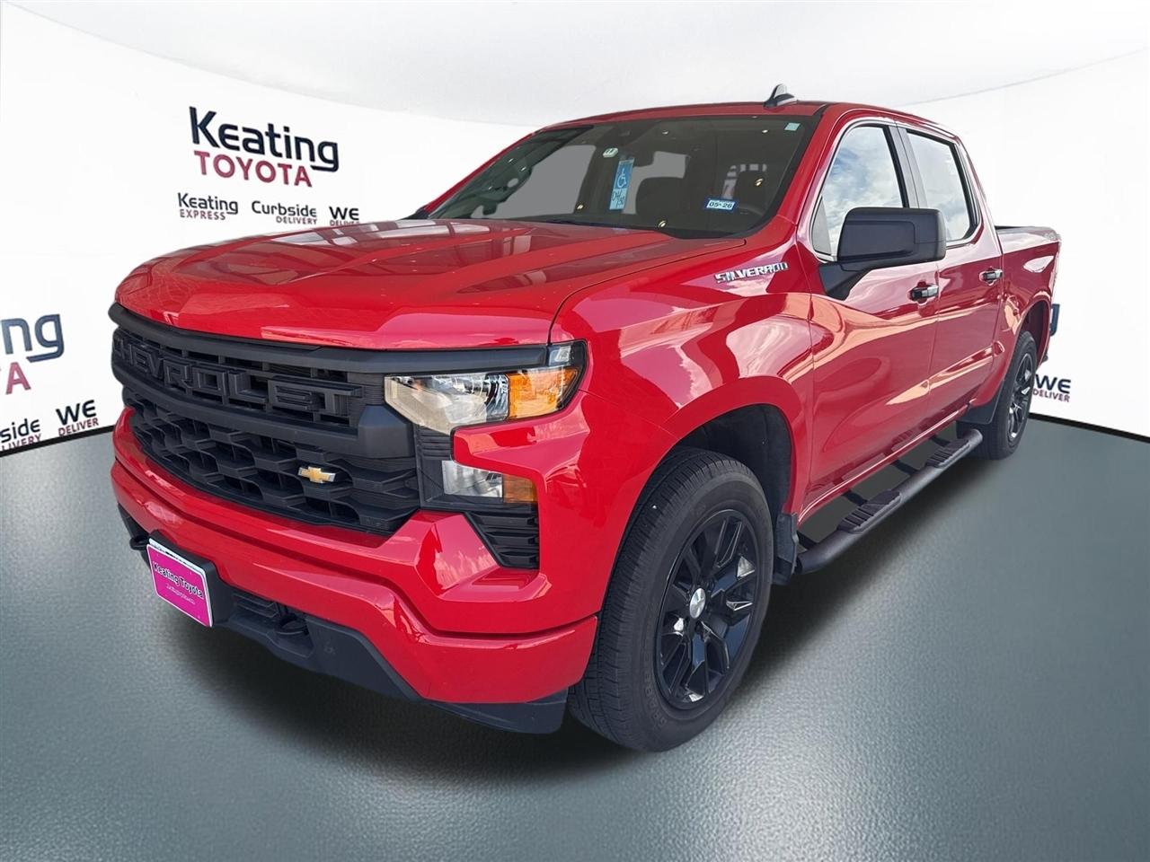 Chevrolet Silverado 1500 Custom Crew Cab 4WD 2024
