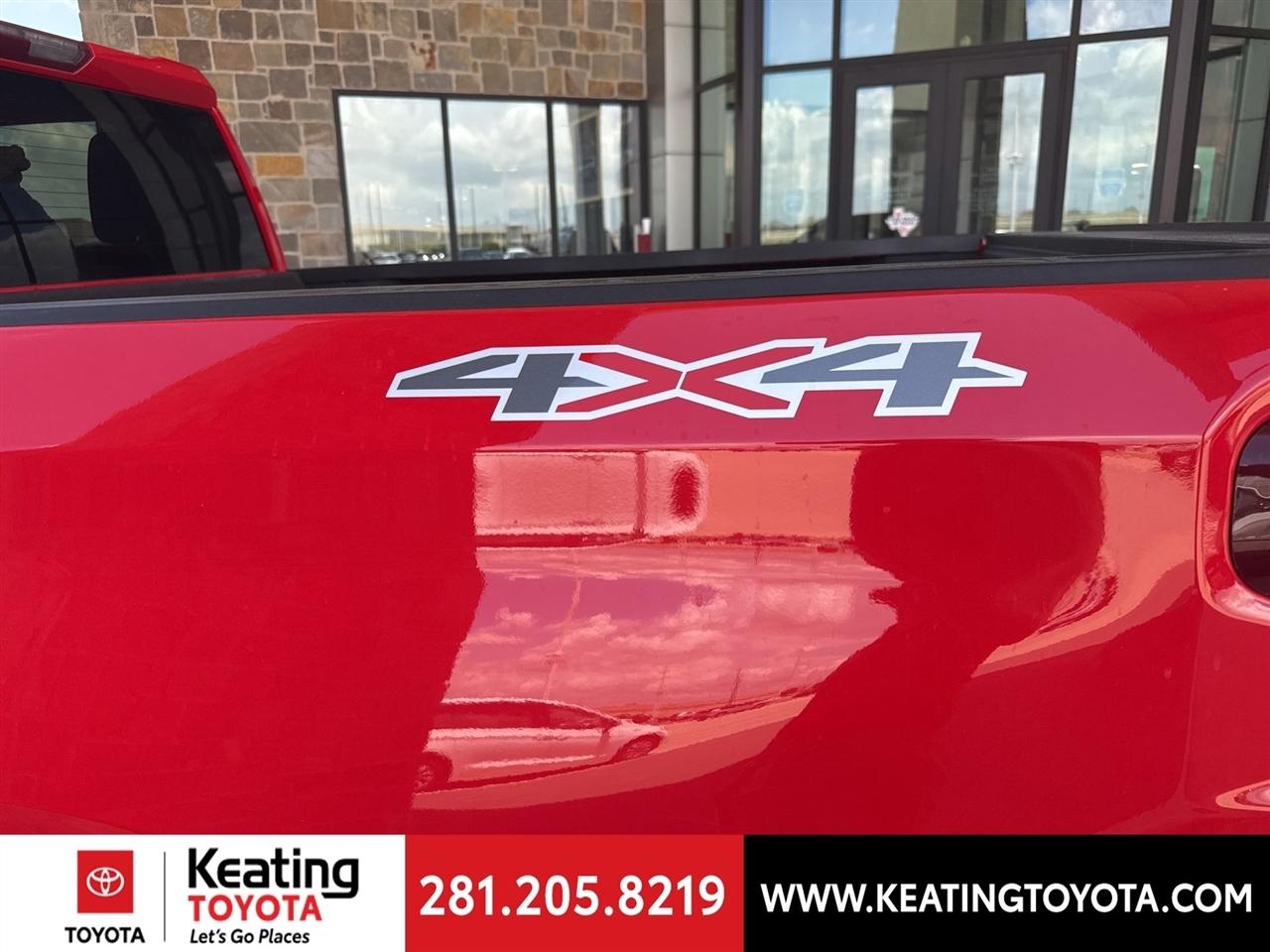 Chevrolet Silverado 1500 Custom Crew Cab 4WD 2024