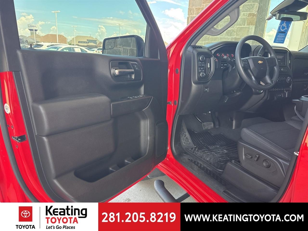 Chevrolet Silverado 1500 Custom Crew Cab 4WD 2024
