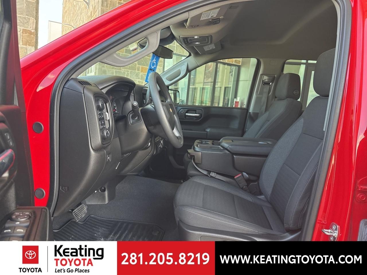 Chevrolet Silverado 1500 Custom Crew Cab 4WD 2024