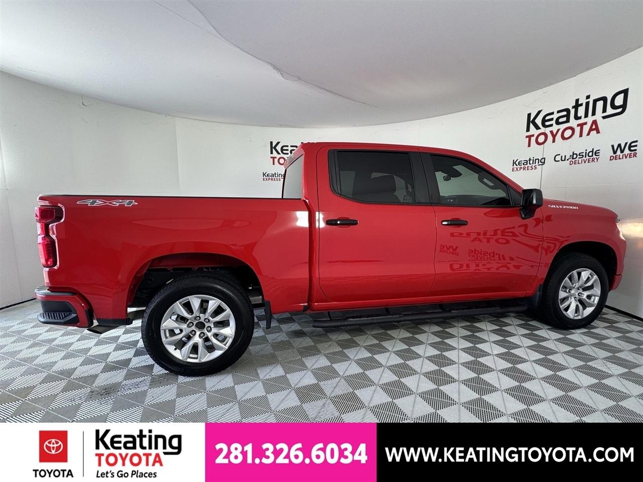 Chevrolet Silverado 1500 Custom Crew Cab 4WD 2024