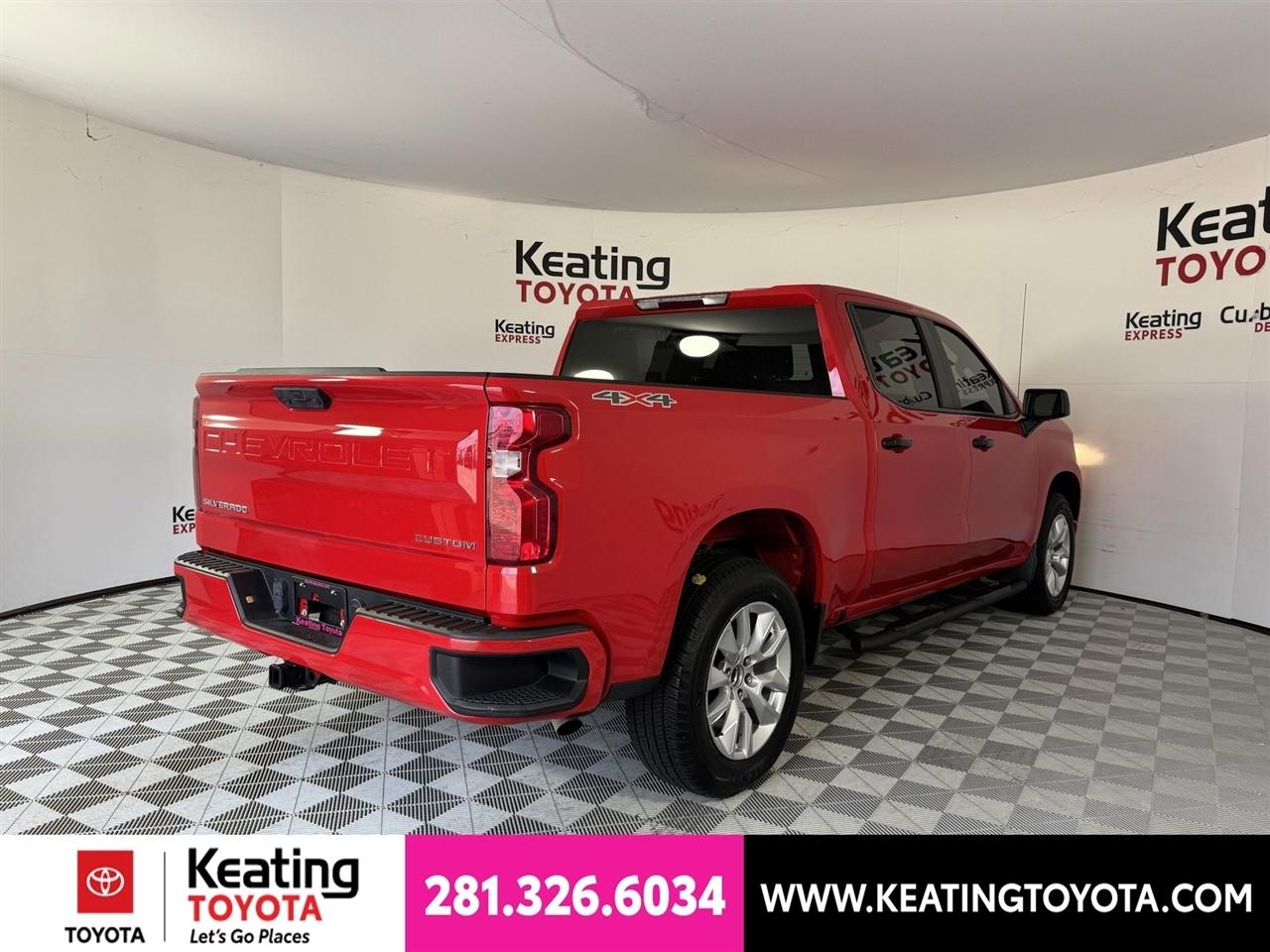 Chevrolet Silverado 1500 Custom Crew Cab 4WD 2024