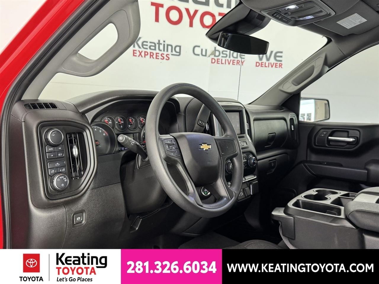 Chevrolet Silverado 1500 Custom Crew Cab 4WD 2024